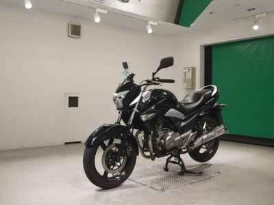 Suzuki GSR250