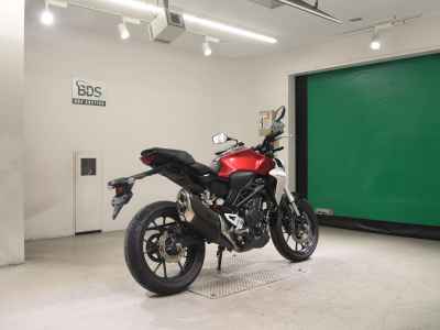 Honda CB250R 2018