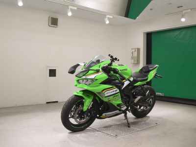 Kawasaki Ninja ZX-4RR 2025