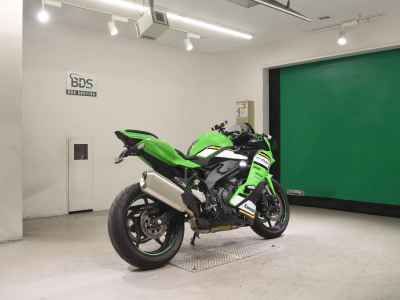 Kawasaki Ninja ZX-4RR 2025