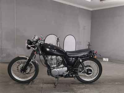 Yamaha SR400 2020