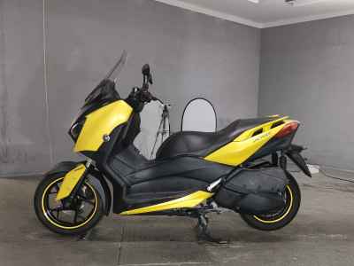 Yamaha XMAX 250