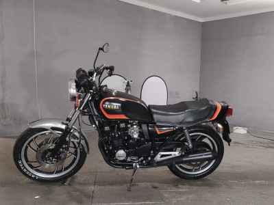 Yamaha XJ550