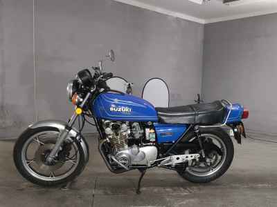 Suzuki GS750 2025