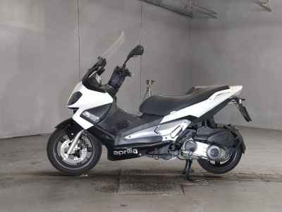 Aprilia SR Max 300 2014
