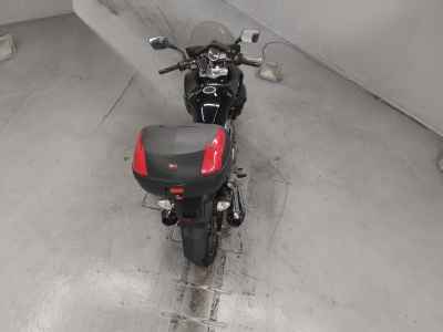 Suzuki GSR250S