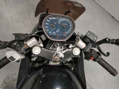 Suzuki GSX250S Katana