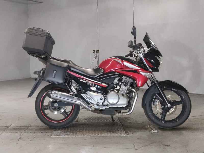 Suzuki GSR250