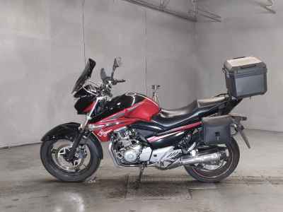 Suzuki GSR250