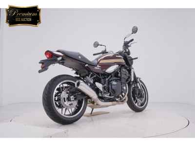 Kawasaki Z900RS 2025