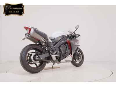 Yamaha YZF-R1 2015