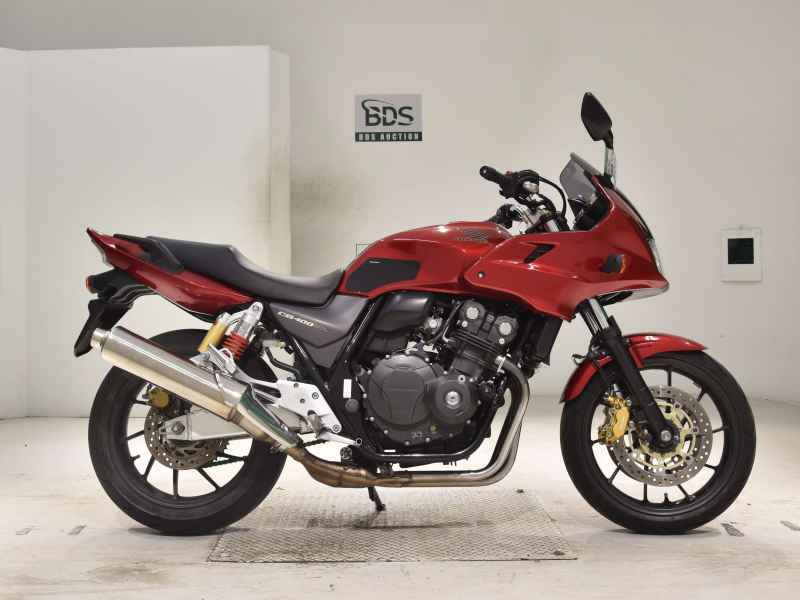 Honda CB400 Super Boldor 2015