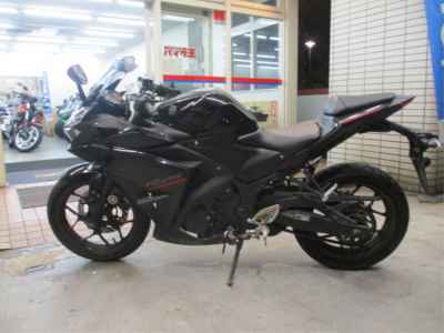 Yamaha YZF-R25 2018