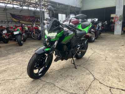 Kawasaki Z400 2022