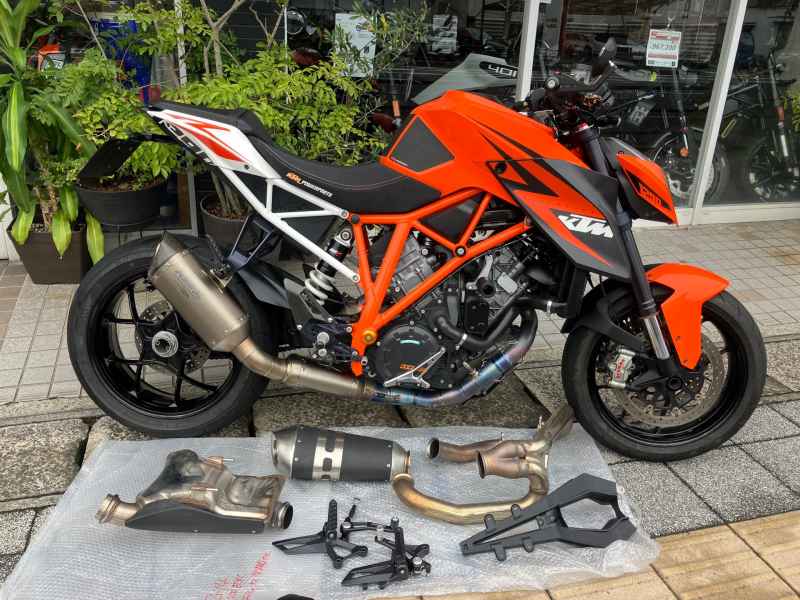 KTM 1290 Super Duke R 2015