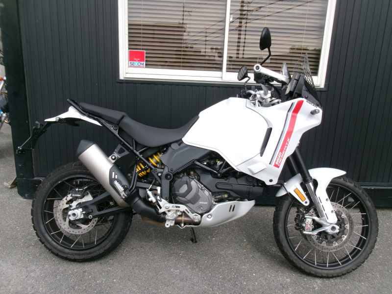 Ducati DesertX 2024