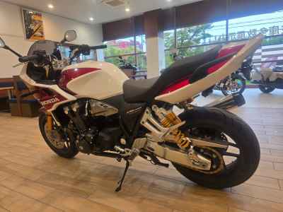 Honda CB1300SF 2025