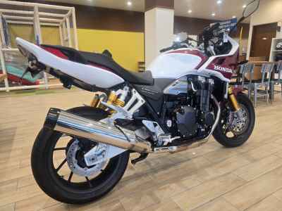 Honda CB1300SF 2025
