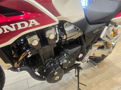 Honda CB1300SF 2025