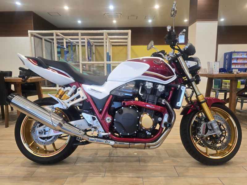 Honda CB1300SF 2023