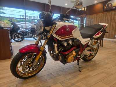 Honda CB1300SF 2023