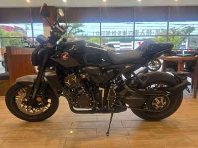 Honda CB1000R 2023