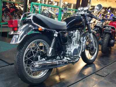 Yamaha SR400 2021