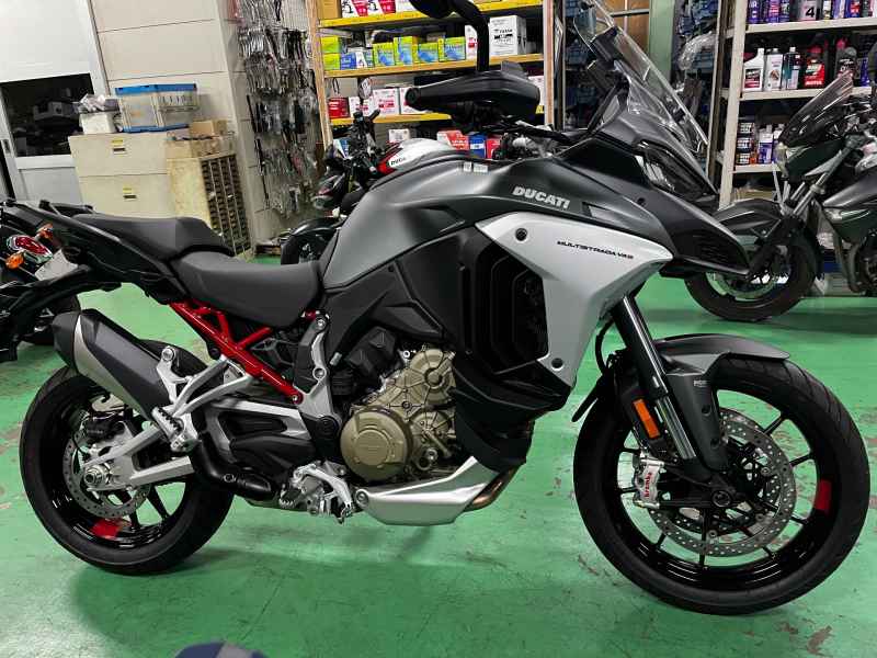 Ducati Multistrada V4 2025