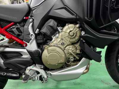 Ducati Multistrada V4 2025
