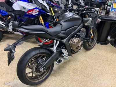 Honda CB650R 2025