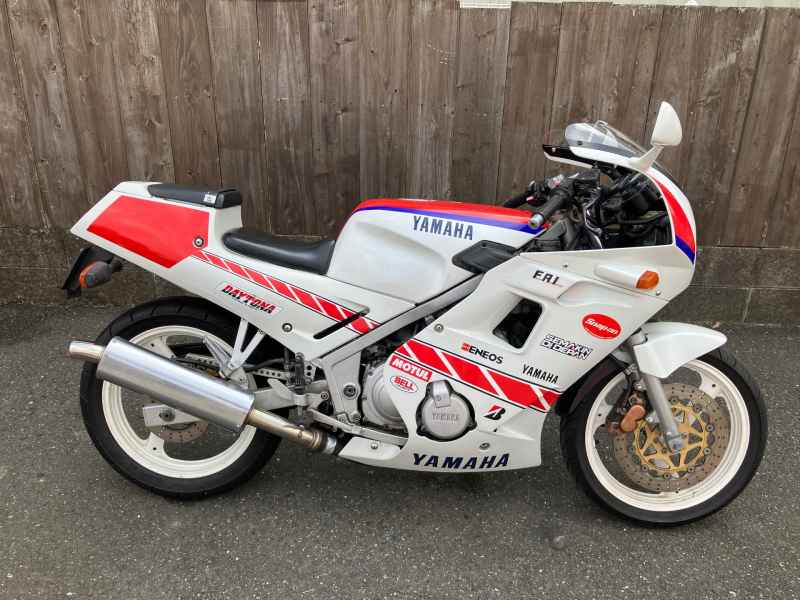 Yamaha FZR250R