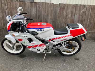 Yamaha FZR250R