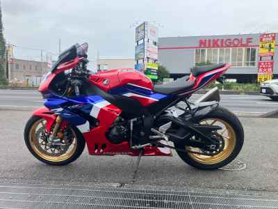 Honda CBR1000RR-R FB SP 2024