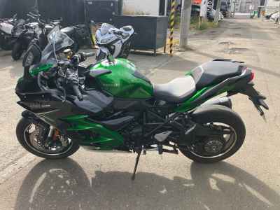 Kawasaki Ninja H2 SX 2024