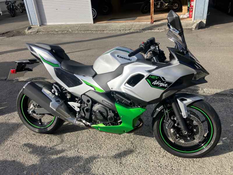 Kawasaki Ninja 7 Hybrid 2025