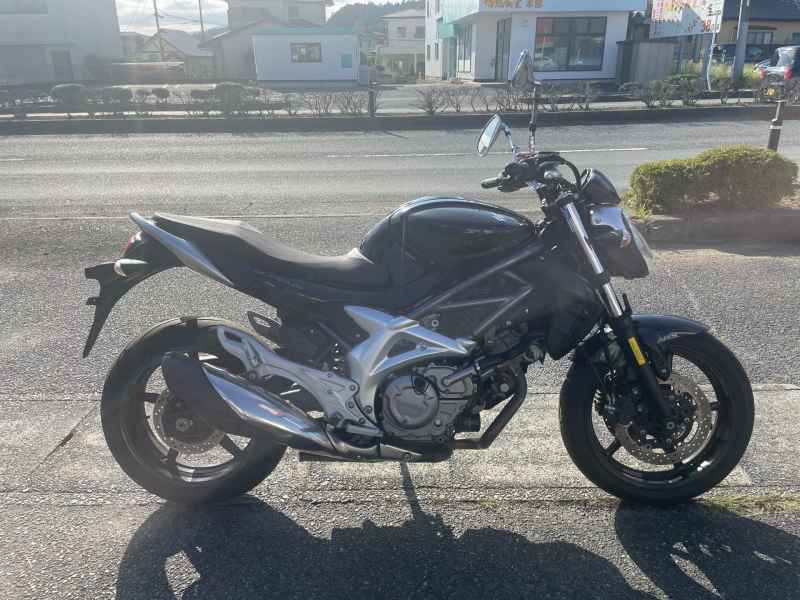 Suzuki Gladius SFV400 2010