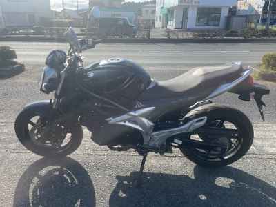 Suzuki Gladius SFV400 2010