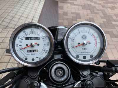 Yamaha SR400 2020