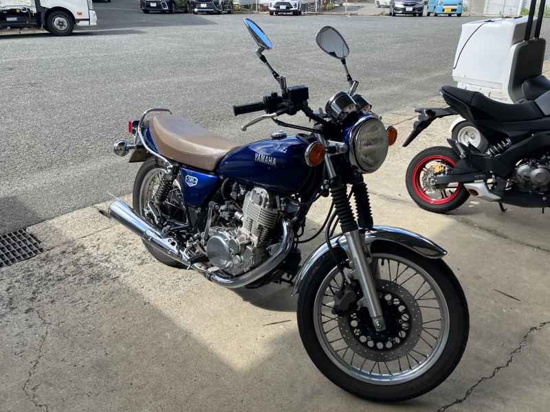 Yamaha SR400 2021