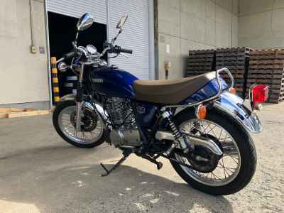 Yamaha SR400 2021