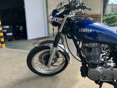 Yamaha SR400 2021