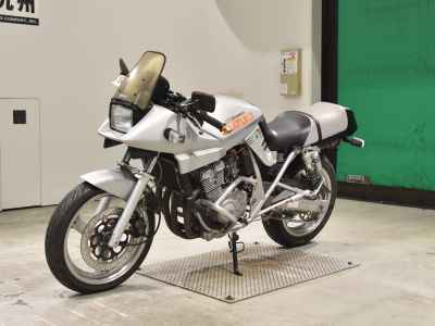 Suzuki GSX250S Katana
