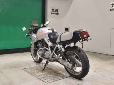 Suzuki GSX250S Katana