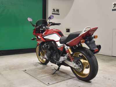Honda CB400 Super Boldor 2013