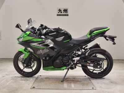 Kawasaki Ninja 400 2025