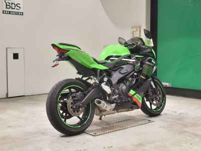 Kawasaki Ninja ZX-25R 2021