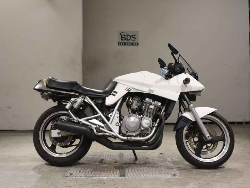 Suzuki GSX250S Katana