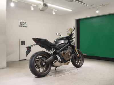 Honda CB650R E-Clutch 2024