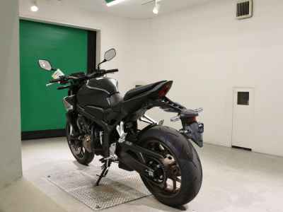 Honda CB650R E-Clutch 2024