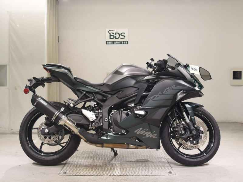 Kawasaki Ninja ZX-4R SE 2025